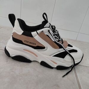 Steve Madden Black and White Sneakers